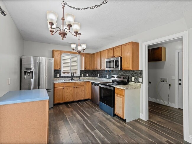 Building Photo - 1346 Archmore Dr