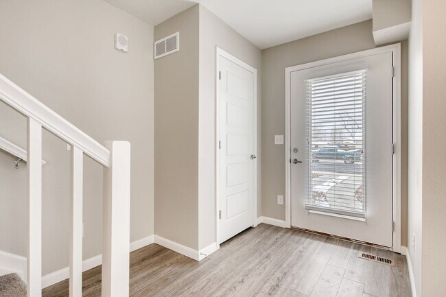 Foto del edificio - 3 Bedroom Townhomes For Rent