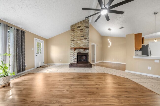 Building Photo - 15719 Tammany Ln