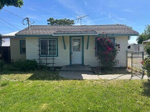 Building Photo - 1007 S Walker Ave