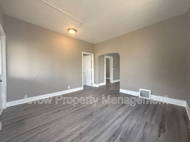 Foto del edificio - 715 Ella St