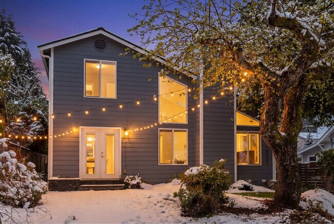 Building Photo - 10433 67th Ave S