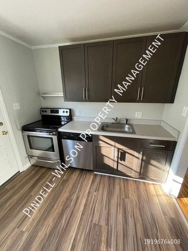 Foto del edificio - 2232 Bernard St