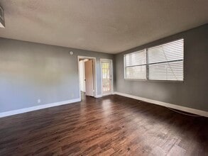 Building Photo - 718 Executive Center Dr