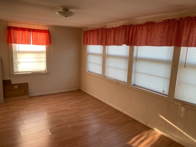 Foto del edificio - 2026 Chestnut Ave