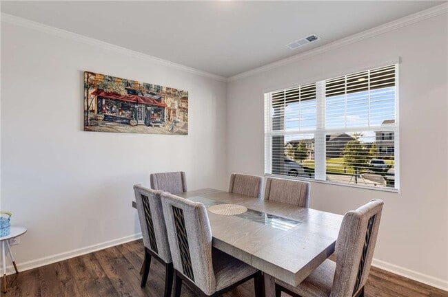 Foto del edificio - 4710 Bramblett Grove Pl