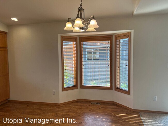 Building Photo - 3 br, 3 bath House - 4775 Canoe Ct
