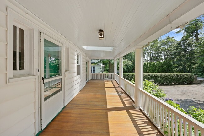 Foto del edificio - 53 Indian Field Rd