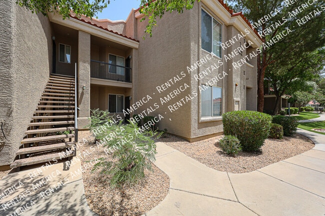 Building Photo - 2929 W Yorkshire Dr