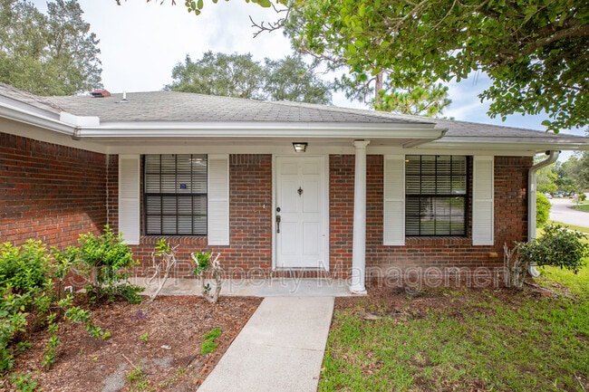 Foto del edificio - 12449 Long Lake Dr N
