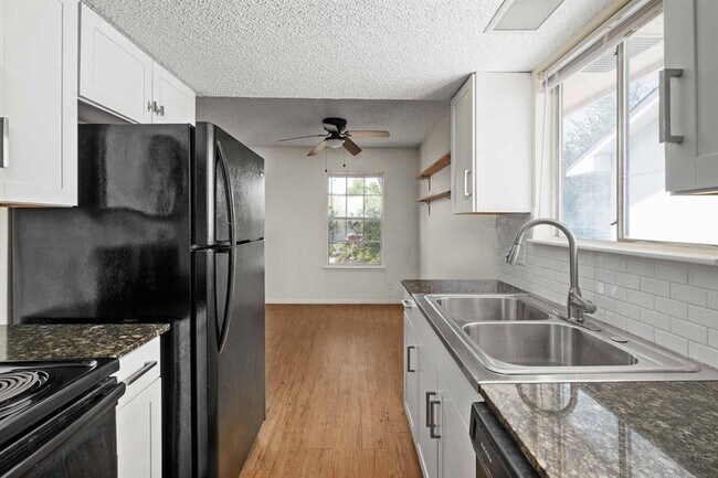 Building Photo - 3421 Willowrun Dr