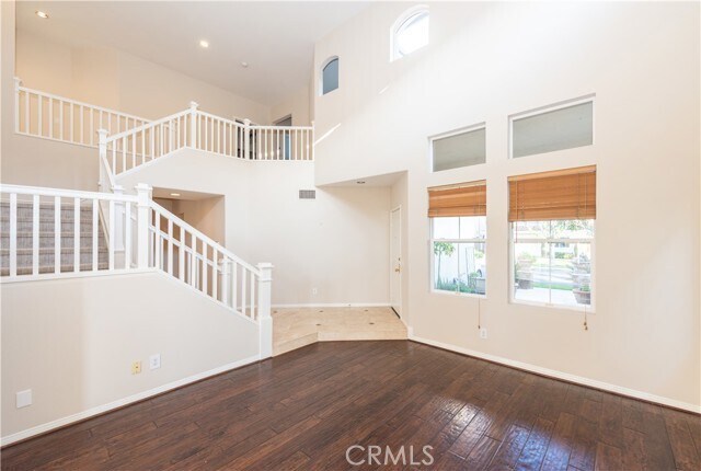 Building Photo - 9 Brentwood