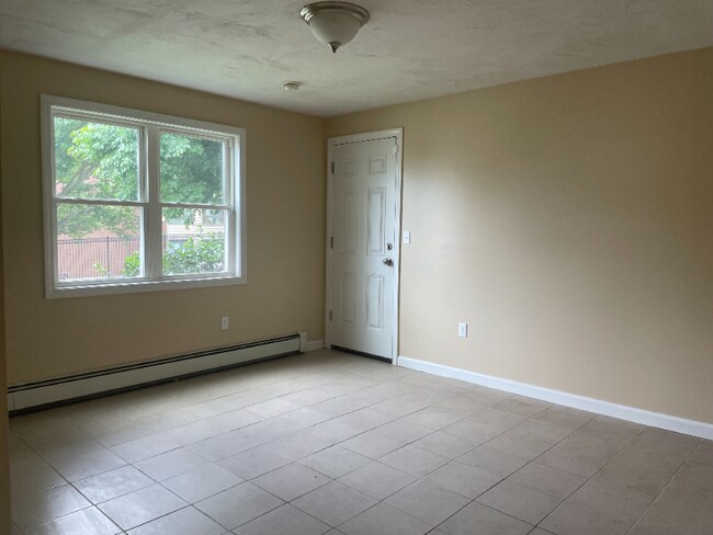 Building Photo - 120 Gesler St
