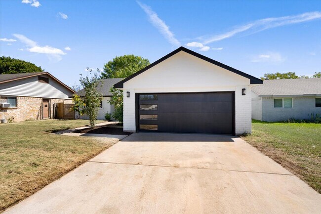 Modern Finishes - 6901 Windrift Way