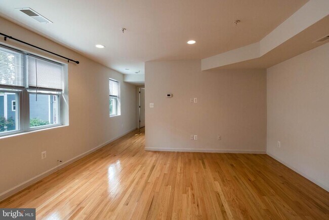 Foto del edificio - 302 K St SE