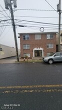 Building Photo - 634 S Broad St