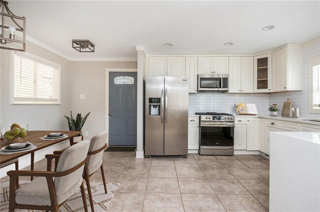 Foto del edificio - 2542 Warwick Cir NE