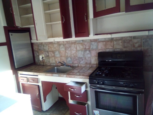 Building Photo - 407 NE 45th St