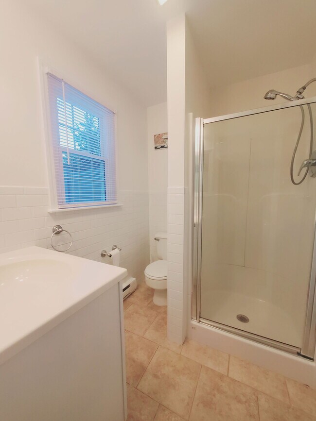 Foto del edificio - 94 Harbor Dr