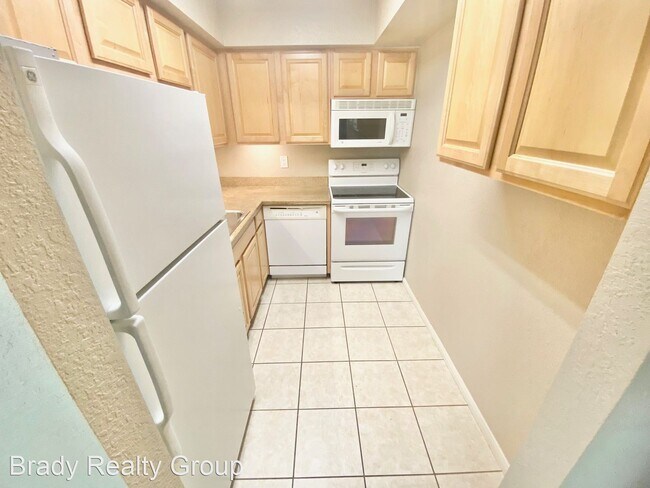 Building Photo - 1 br, 1.5 bath House - 100 Crestline Drive...