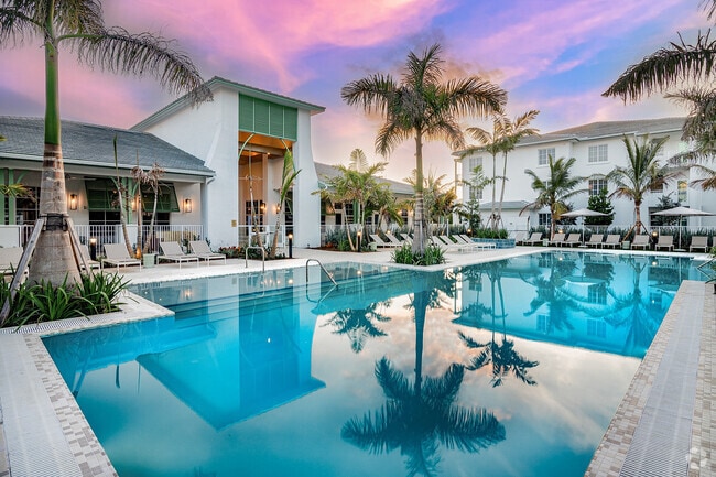 Building Photo - Marlowe Naples