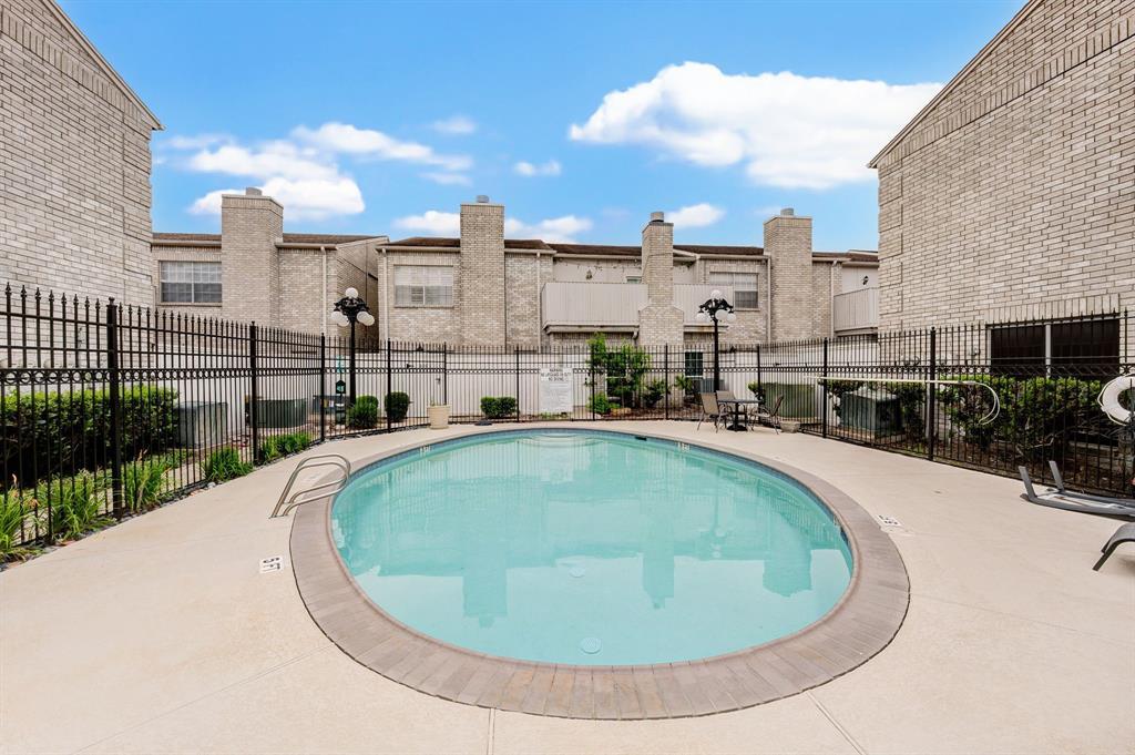Foto principal - 3780 Tanglewilde St
