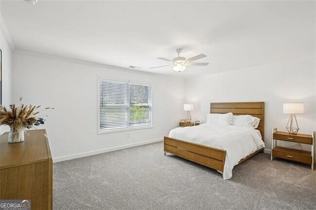Building Photo - 4020 Hillmont Ln