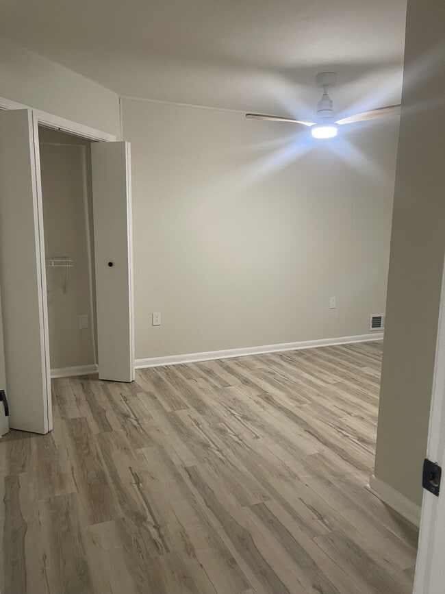 Foto del edificio - 3128 Waters Rd SW