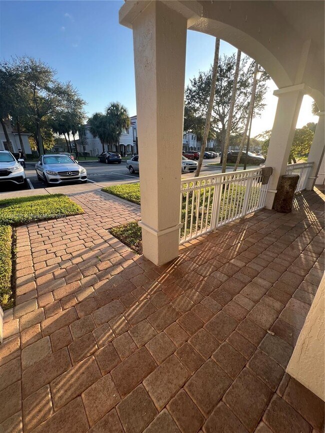 Foto del edificio - 8211 SW 27th St