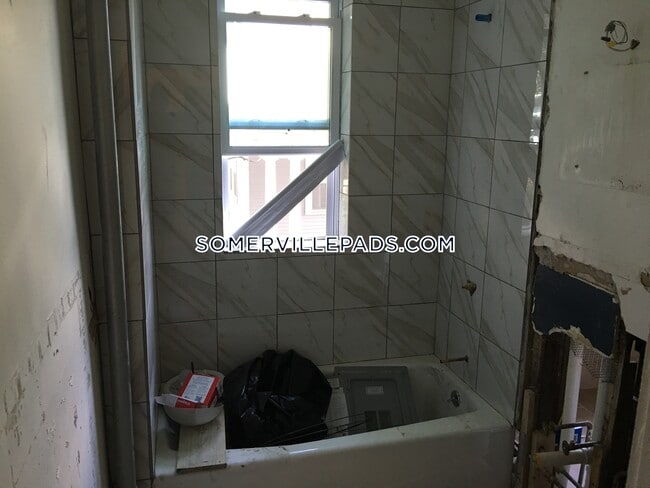 Building Photo - 155 Summer St