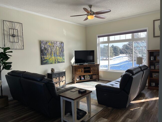Updated furnishings, contemporary, reclining - 1512 Judicial Rd