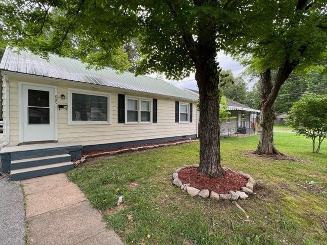 Foto principal - Great 3 bedroom Home in Paducah