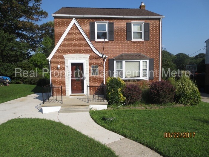 Primary Photo - 8121 Analee Ave