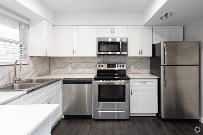 2HAB, 2BA - 1002 ft² - XRed Bud