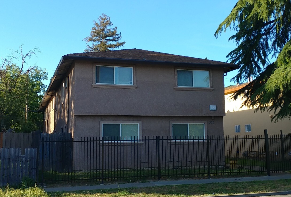 Primary Photo - 355 El Camino Ave