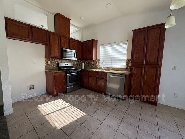 Foto del edificio - 1687 Highland Cir