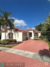 Building Photo - 10884 La Salinas Cir