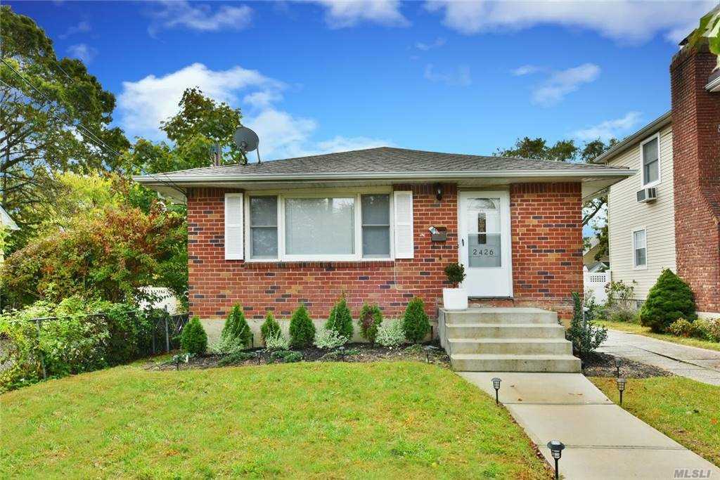 2426 Wynsum Ave, Merrick, NY 11566 House Rental in Merrick, NY