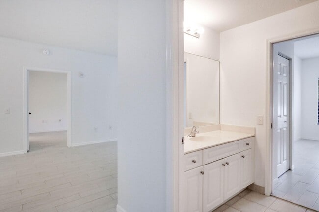 Building Photo - 2916 Tuscany Ct
