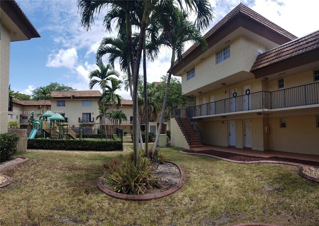 Building Photo - 8500 SW 109th Ave