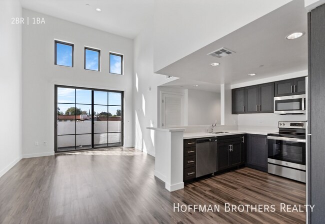 Foto del edificio - 5020 Woodman Ave Sherman Oaks, CA 91423
