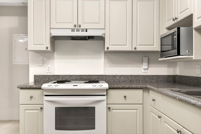 Building Photo - 801 South St