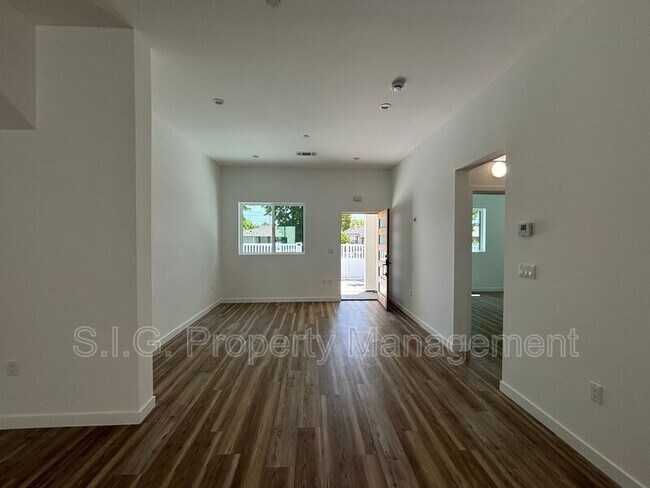 Foto del edificio - 6727 Alcove Ave