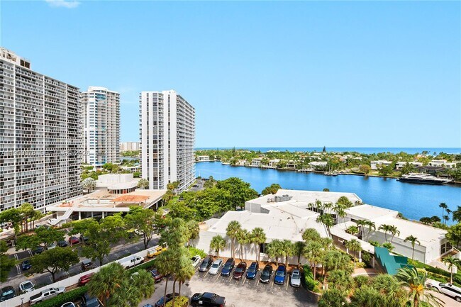 Foto del edificio - 20281 E Country Club Dr