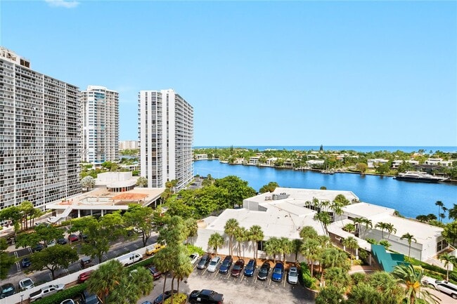 Building Photo - 20281 E Country Club Dr