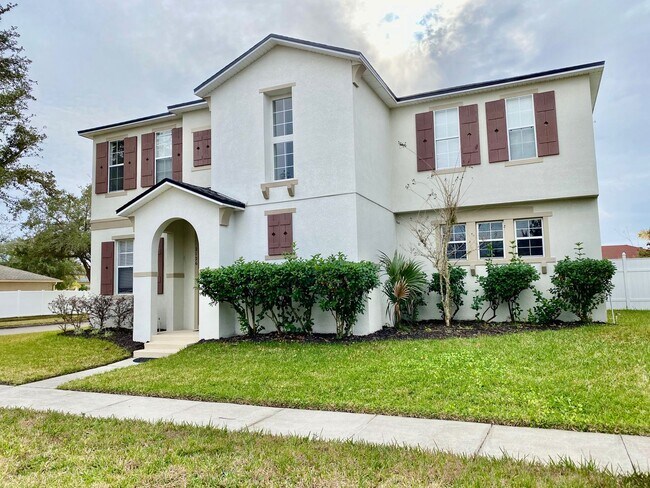 Building Photo - Beautiful Pool Home in Avalon Park for Ren...