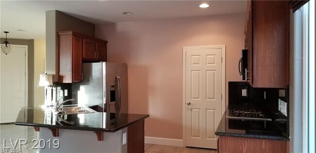 Foto del edificio - 6213 Burrell Ct