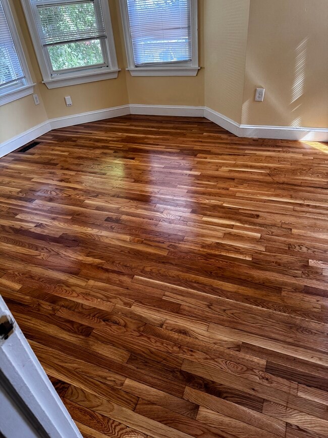 Building Photo - 52 Intervale St