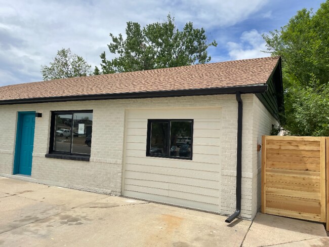 Photo - 709 Ursula St House