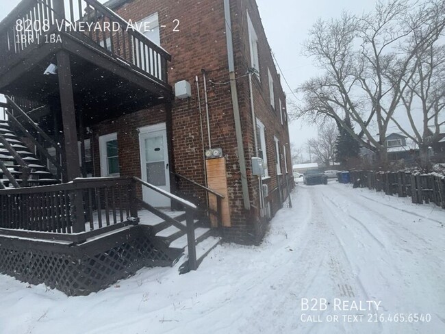 Building Photo - 8208 Vineyard Ave